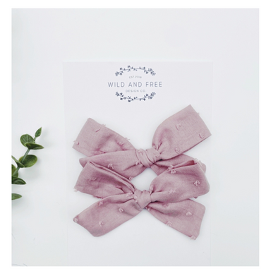 Wild and Free Design Co Neutral Pigtail Bow Set (Mauve Swiss Dot)