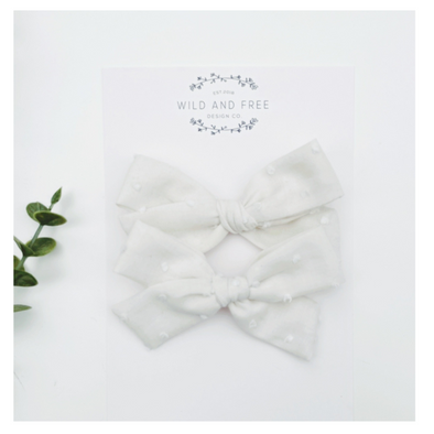 Wild and Free Design Co Neutral Pigtail Bow Set (Cream Swiss Dot)